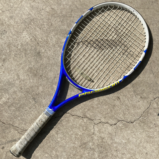 1002-002【無料】テニスラケット　青
