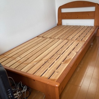 木製シングルベッド　ニトリ購入