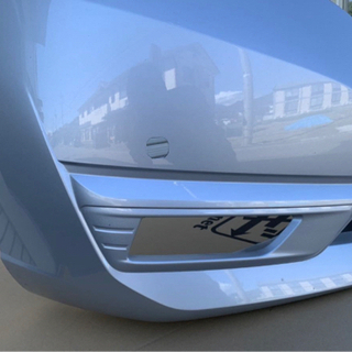 日産ノートフロントバンパー再塗装品　SNE12 カラーK23