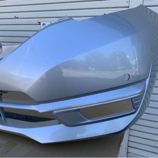 日産ノートフロントバンパー再塗装品　SNE12 カラーK23