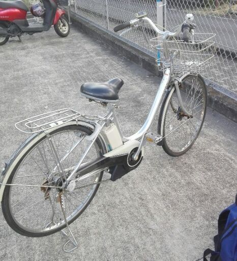 富士宮市小泉　ヤマハ電動自転車パスPAS　26インチ　3段変速　バッテリーの減りが早いです　使用感あります