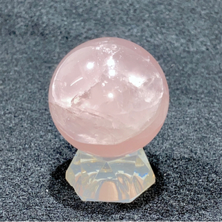 ローズクオーツ　10月誕生石　水晶玉　55mm
