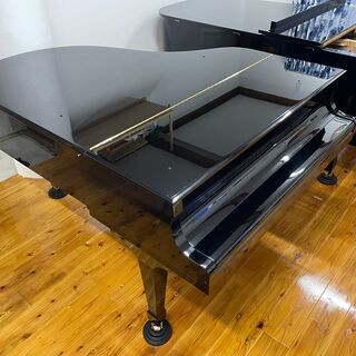 ほぼ新品！試弾大歓迎！中古ピアノ カワイ(KAWAI RX3) ヨーロッパの伝統とカワイの技術が織りなす響き
