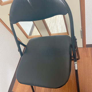 【ネット決済】《お値下げ》折りたたみ　クッション付きパイプ椅子