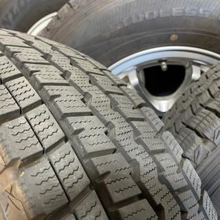 ハイエース　ダンロップ スタッドレス アルミホイール付き