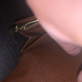 ルイビトン財布。来週土曜日取りに来れる方