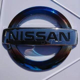 NISSAN 日産 エンブレム チタン焼き色風 