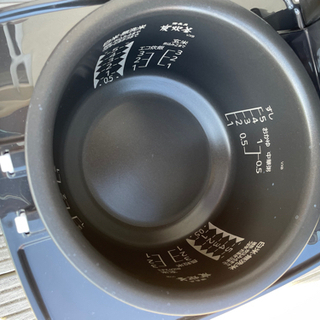 三菱電機の炊飯器　NJーVXB10ーB