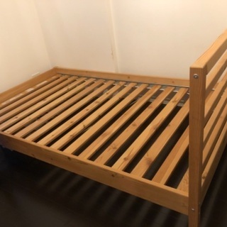 【ネット決済】【10/31まで】IKEA セミダブル ベッドフレ...