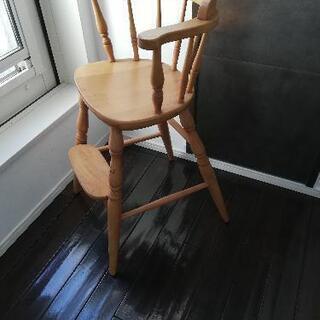 子供用の木製の椅子