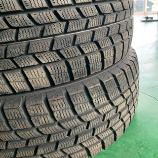 バリ山　215/60/16 スタッドレス  2018年製　グッドイヤー