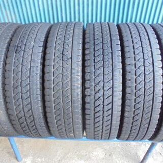 ブリヂストン　BLIZZAK W979　205/85R16 117/115L LT　6本　7分溝2本と6〜7分溝4本　2022年製 ブリヂストン BLIZZAK W979 205/85R16 117/115L LT 6本 7〜8分溝 2021年製