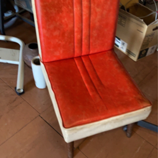 引き渡し完了)昭和レトロ美容院の背もたれ付き椅子