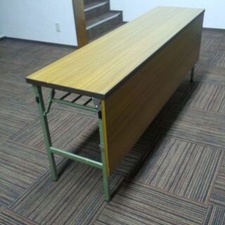 木製　ワークテーブル 多目的用の折りたたみ式の机