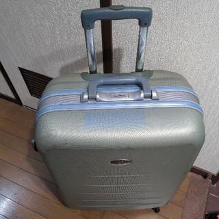 (お譲り決まりました)スーツケース.０円❗