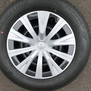 2020年2月登録トヨタカムリX e-four純正タイヤホイールセット