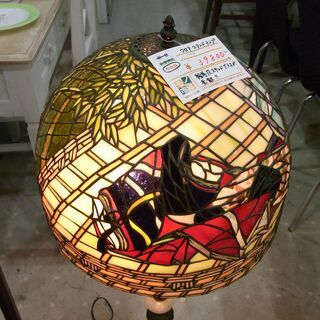 フロアスタンドランプ　ステンドグラス　絵巻風　高さ約1ｍ【モノ市場 東海店】