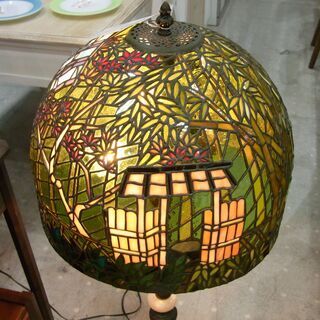 フロアスタンドランプ　ステンドグラス　絵巻風　高さ約1ｍ【モノ市場 東海店】