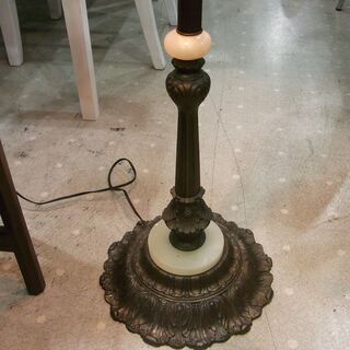 フロアスタンドランプ　ステンドグラス　絵巻風　高さ約1ｍ【モノ市場 東海店】