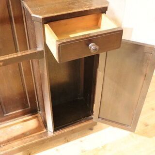 英国アンティークのホールスタンドです。一台で傘立て・ステッキホルダー・帽子掛け・カバン掛け・玄関収納になる優れもの！ミラー付きでお出かけ前の身だしなみチェックも出来るうえに玄関が華やかに。BI429