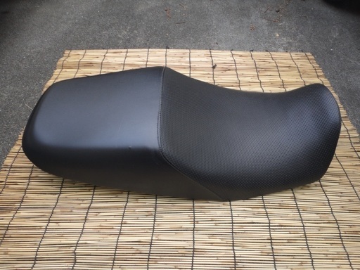 CB1300SF(SC40)用デイトナローシート
