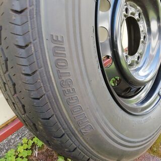 【11/13まで】ハイエースバン　純正ノーマルタイヤ　ホイールキャップ4本セット