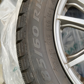 スタッドレスタイヤ　185/60 R15