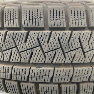 スタッドレスタイヤ　185/60 R15