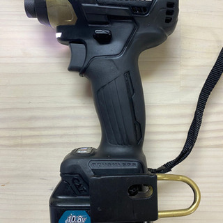 中古 マキタ　TD111D 10.8V  充電式 インパクトドライバ