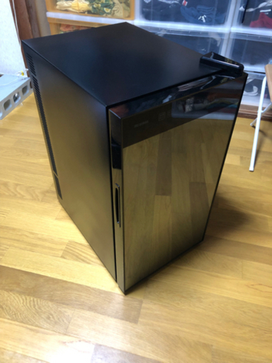 ワインセラー18本収納　アイリスオーヤマ
