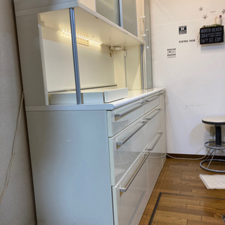 LED付カウンター食器棚