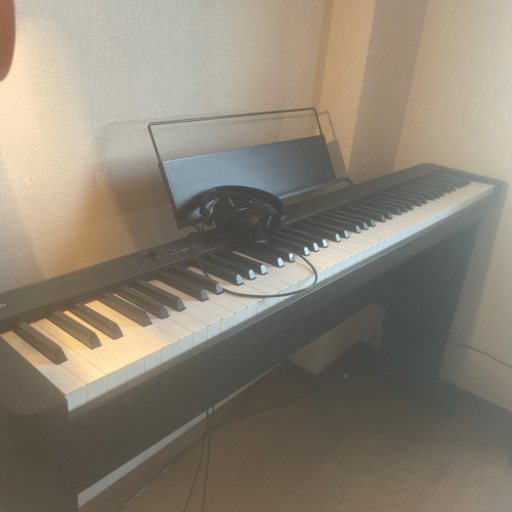 【ほぼ未使用】電子ピアノ、足付き