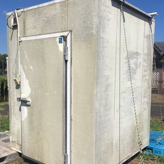 1坪冷蔵庫アルミパネル 冷蔵機なし。汚れ多し。
