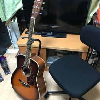 テレビ・テレビ台・ギター・椅子をセット