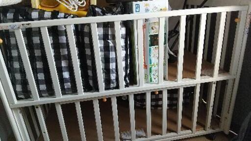 引き取り決定】ベビーベッド。子供用品まとめ売り
