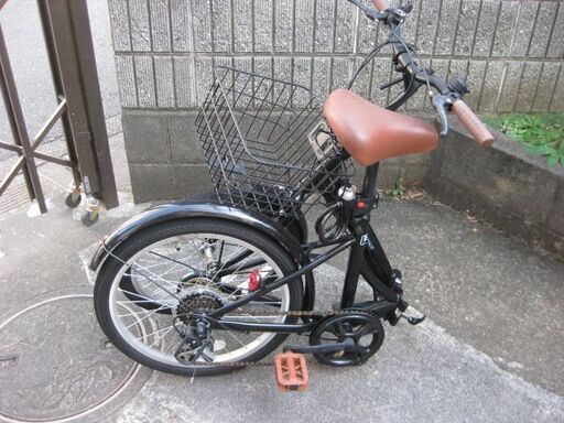 ２０インチ折りたたみ自転車　シマノ製 6段変速､フロントライト・カギ・カゴ付
