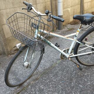 6段ギヤ付きの中古自転車です。直接の受け渡しを希望します。