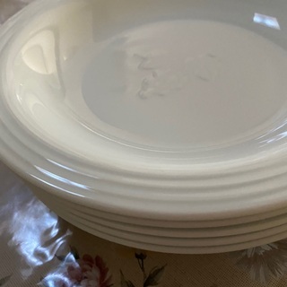 白地深皿5枚:ユーズド：桃の花型白地5枚可愛い‼️今月一杯で処分