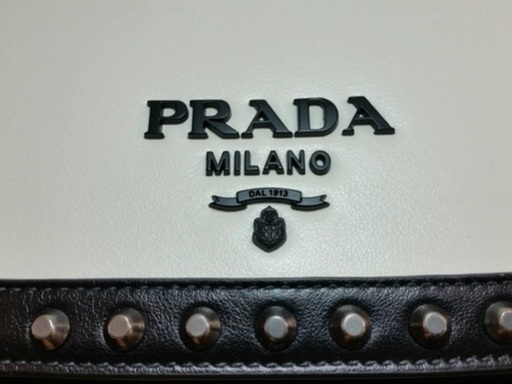 美品　PRADA ショルダーバック