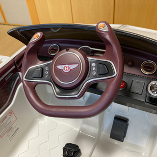 ベントレーEXP12 電動車　おもちゃ