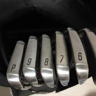 スリクソン　キャディバックとアイアンセット