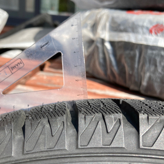 2018年製　155/65 R14　スタッドレスタイヤ　冬用タイヤ　※ナットおまけ付き！