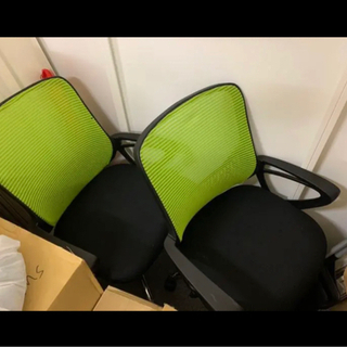 【ネット決済】オフィスチェアー２個セット、グリーン色