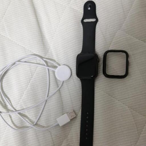 Apple Watch SE(GPS + Cellularモデル)- 44mmスペースグレイアルミニウムケースとブラックスポーツバンド
