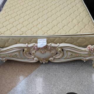 💛ロココ調　シンデレラ風　ダブルベッド　おしゃれ！！💛