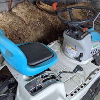 クボタ　田植機　CUTE　JC4A　外観良好　2年前まで、1年に1回、3時間の使用で、問題なし。　使用後は、すぐに燃料も抜いていました。