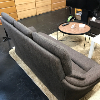 3人掛け布張りソファー　再入荷