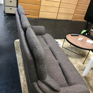 3人掛け布張りソファー　再入荷