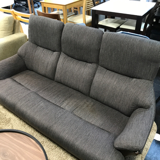 3人掛け布張りソファー　再入荷