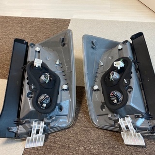 30プリウス後期 純正テールランプ